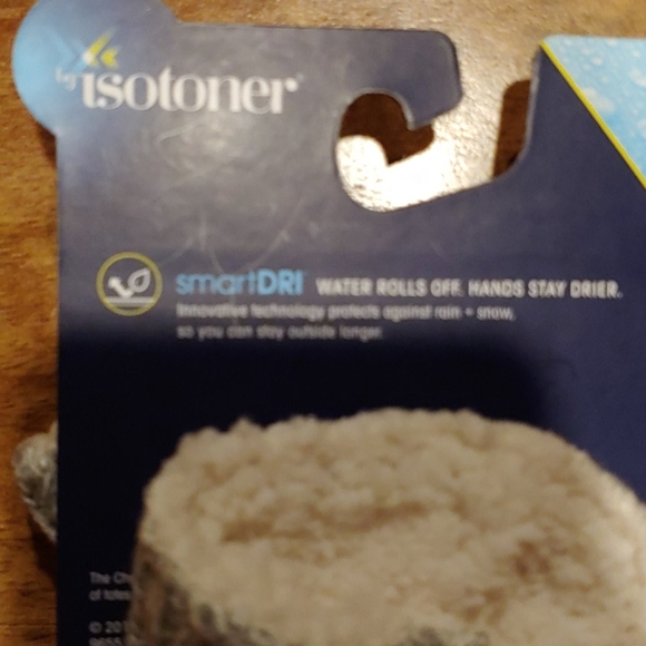 Isotoner Smart Dry Gloves - Picture 3 of 4